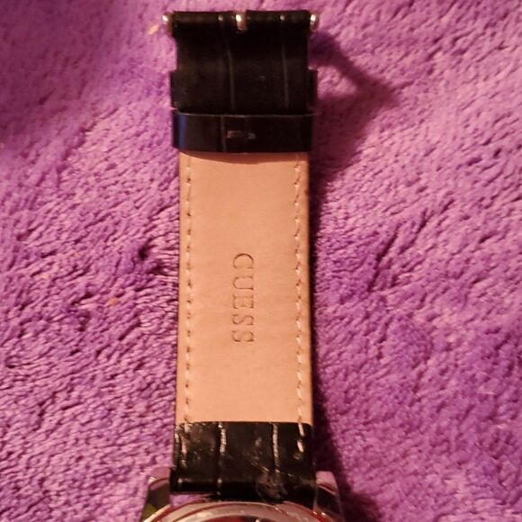 Guess Metropolitan Men's Analog Date & Day Watch W0792G1 - Picture 7 of 11